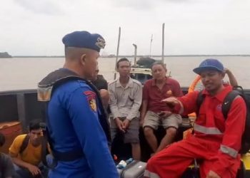 Direktorat3 Polairud Polda Sumsel merespon cepat adadanya aduan kejadian tenggelamnya Kapal Crane Base dengan nama lambung Ark Shiloh