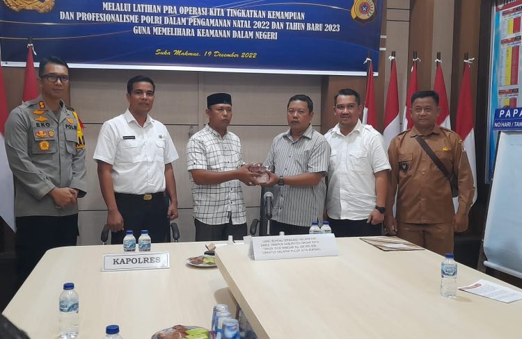 Mantan Kepala Desa Serba jadi Kecamatan Darul Makmur, Kabupaten Nagan Raya, Samiyanto Kecamatan Darul Makmur, resmi mengembalikan Uang Milik Badan Usaha Milik Gampong (BUMG) sebesar Rp180 juta