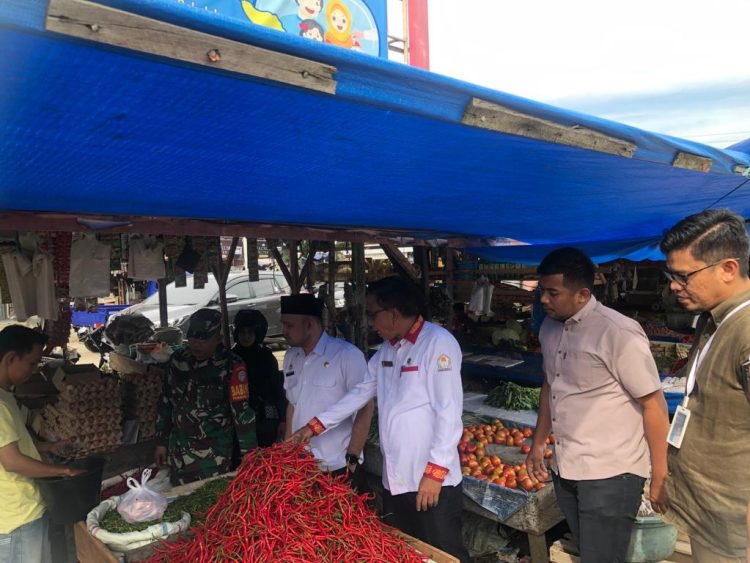 Sat Reskrim Polres Aceh Barat bersama dinas terkait menggelar inspeksi mendadak (sidak) di pasar Bina Usaha kota Meulaboh