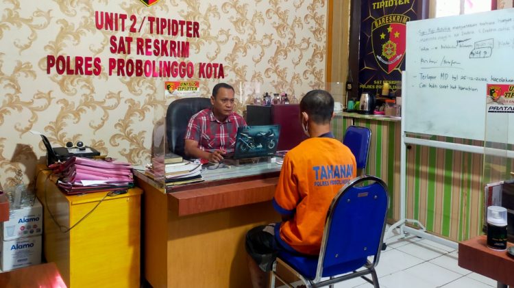 NEP (34 tahun) warga Kel. Tisnonegaran Kota Probolinggo ditangkap polisi karena telah mencabuli IA (14 tahun), pelajar SMP di Kota Probolinggo sebanyak 3 (tiga) kali