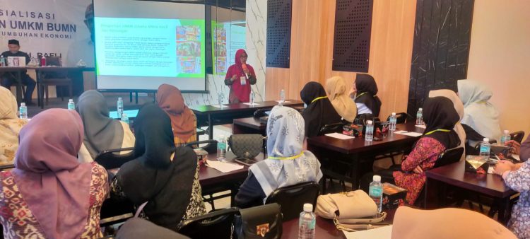 Sosialisasi peran kemitraan Usaha Mikro Kecil Menengah (UMKM) Badan Usaha Milik Negara (BUMN) di Eva Sky Hotel Meulaboh, Aceh Barat