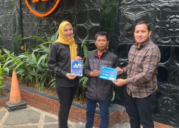 Ditresnarkoba Polda Sumsel terus melakukan sosialisasi kepada masyarakat serta dan menyebarkan Pamflet dan Stiker Anti Narkoba