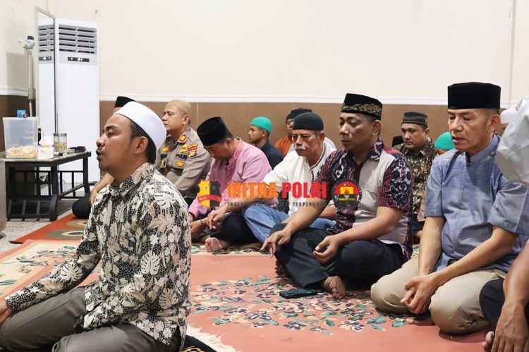 Polres Kampar gelar doa bersama menjelang akhir tahun sekaligus memberikan santunan kepada anak yatim