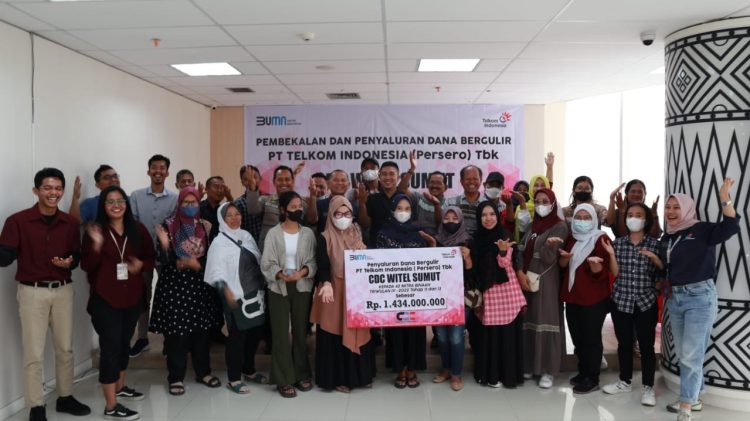 CDC Witel Sumut kembali menyerahkan bantuan dana bergulir kepada calon Mitra Binaan Triwulan IV Tahun 2022 Tahap 11 dan 13