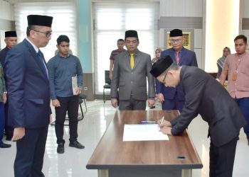 Pj Walikota Sabang melantik lima keanggotaan Badan Baitul Mal Kota (BMK) Sabang untuk periode 2022–2027