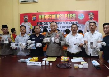 Kapolres Labuhanbatu AKBP Anhar Arlia Rangkuti, S.I.K , dan Kasat Narkoba AKP ROBERTO P. SIANTURI,S.H., Menyampaikan Terkait Ungkap Kasus Tindak Pidana Narkotika Tahun 2022