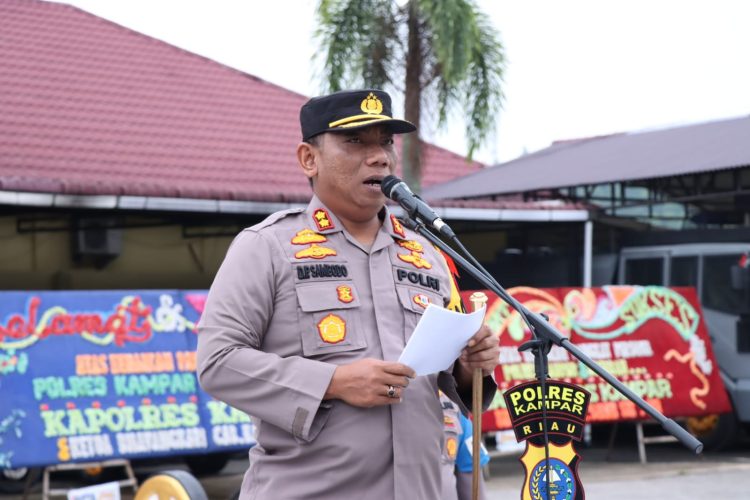 Upacara Laporan Kenaikan Pangkat Personel Polres Kampar Periode 1 januari 2023, yang dipimpin langsung Kapolres Kampar AKBP Didik Priyo Sambodo SIK