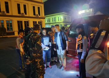 Polres Lhokseumawe menggelar razia gabungan dalam rangka antisipasi gangguan Kamtibmas, kegiatan tersebut berlangsung di jalan lintas Medan - Banda Aceh