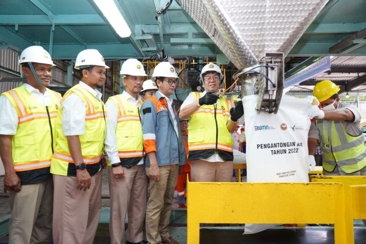 PT Pupuk Iskandar Muda (PIM) melaksanakan Pengantongan Akhir Tahun 2022 dan Pengantongan Awal tahun 2023 secara simbolis yang disertai dengan Penyerahan Santunan kepada Anak Yatim