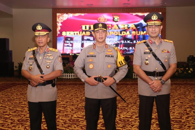 Kapolda Sumsel, Irjen Pol A Rachmad Wibowo pimpin serah terima jabatan Wakapolda Sumsel dari Irjen Pol Rudi Setiawan SIK MH ke Brigjen Pol M Zulkarnain SIK M Si