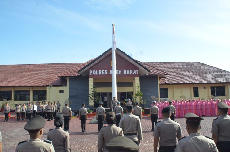 Sebanyak 52 Personil Polres Aceh Barat terdiri dari 9 Perwira dan 43 Bintara mendapatkan kenaikan pangkat setingkat lebih tinggi, pada upacara kenaikan pangkat periode 01 Januari 2023