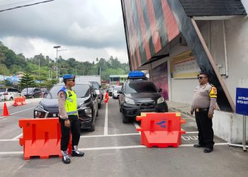Penyeberangan pelabuhan Balige dan Ajibata terlihat lancar dan tidak ada kepadatan
