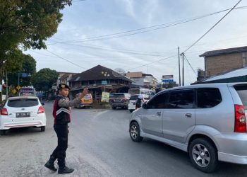 Sat Samapta Polres Dairi dibawah pimpinan Kasat Samapta Polres Dairi AKP Tugono, S.H melaksanankan kegiatan Strong Point/penjagaan dan pengaturan Lalu Lintas Pasca Operasi Lilin Toba 2022