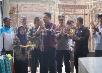 H. Andi Iwan Darmawan Aras (AIA) Wakil Ketua Komisi V DPR RI Resmikan Rehab pasar Desa Kalola, Kecamatan Maniangpajo, Kabupaten Wajo