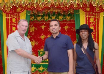 Wali Kota Sabang, Reza Fahlevi, yang dengan tangan terbuka menerima kunjungan investor asing asal Inggris, Robert Webb, di Kota Sabang