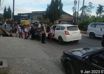 Personil Polsek Sidikalang melakukan Pos padat Pagi Pengaturan Lalu Lintas