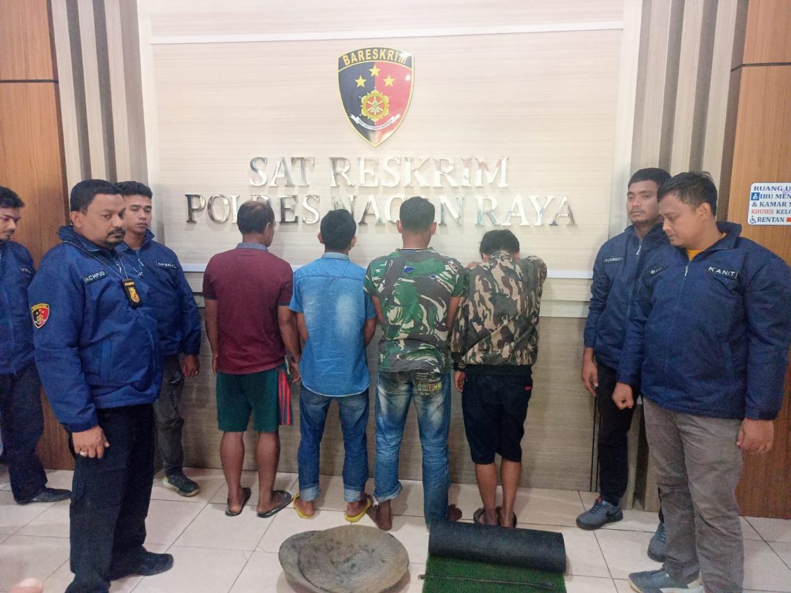 Empat pelaku penambangan emas ilegal (ilegal mining) dikawasan hutan kecamatan Betong Kabupaten Nagan Raya Senin (09/01) dini hari diringkus