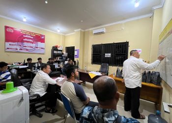 Kabag Wassidik Ditres Narkoba Polda Sumsel AKBP Imran Gunawan, SH bersama Analis Kebijakan Narkoba AKBP Minal Alkarhi, SH MH guna melakukan pengecekan kelengkapan Administrasi Penyidikan