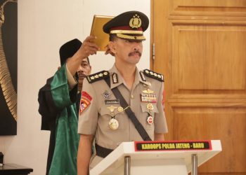 Jabatan Karo Ops, Dirreskrimum dan Kabid Teknologi Informasi dan Komunikasi (TIK) Polda Jateng diserahterimakan
