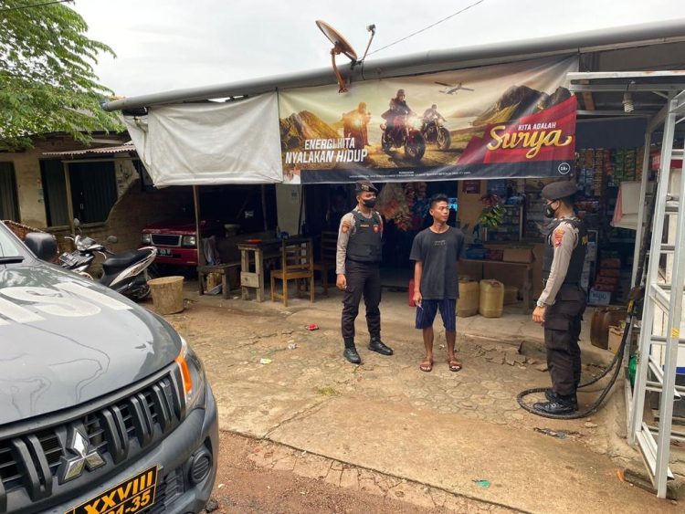 Personil Sat Samapta Polres Bangka Barat melaksanakan patroli dalam rangka terciptanya situasi Kamtibmas yang aman