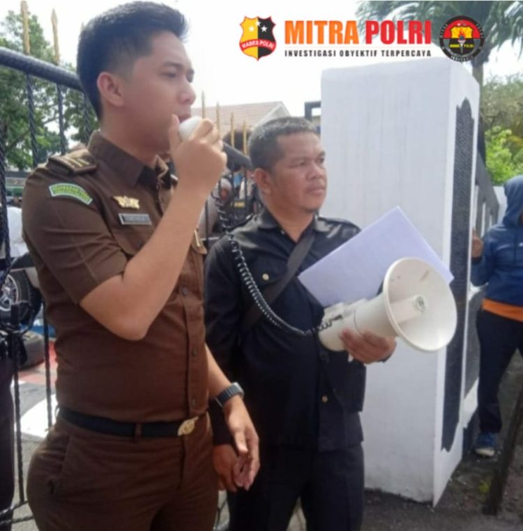 Kejaksaan Negeri Kabupaten Ogan Komering Ilir (OKI) memastikan bakal memeriksa delapan kepala desa di Kecamatan Pedamaran