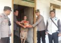Kegiatan Baksos pemberian beras kepada masyarakat desa Deniang kecamatan Riau Silip Kabupaten Bangka