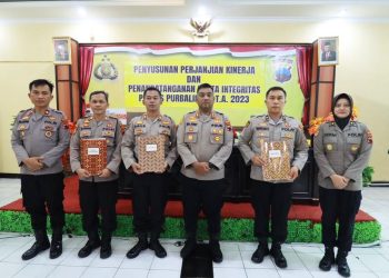 Polres Purbalingga melaksanakan kegiatan penyusunan Perjanjian Kinerja dan penandatanganan Pakta Integritas Tahun 2023