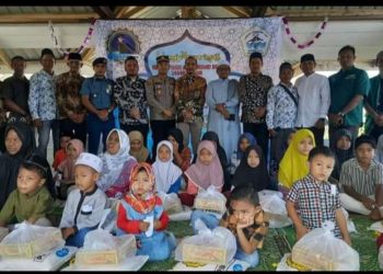 Panglima Laot Lhok Membuat Kegiatan Merayakan Acara Maulid Nabi Muhammad S.a.w serta santunan Anak Yatim di Kantor Lembaga Panglima Laot Lhok Dewantara