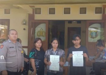 Personil Polsek Bunaken, melaksanakan mediasi kasus salah paham yang melibatkan warga di Kelurahan Bailang