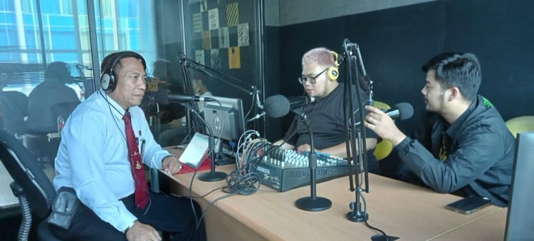 AKBP Minal Alkarhi SH MH saat Talk Show di Radio 95,1 Trak FM Palembang Rabu 18/1/2023 Pagi