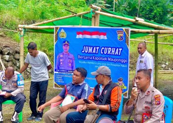 Jumat Curahan Hati (Curhat) POLRI bersama masyarakat Desa Lokalaba, Kecamatan Mauponggo, Kabupaten Nagekeo - NTT yang bertempat di Ekobo'a, Kampung Boaora
dipimpin oleh Kapolsek Mauponggo IPDA. Yakobus K. Sanam, S.H. serta melibatkan Kepala Desa Lokalaba bersama Perangkat Desa