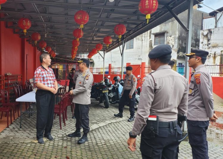 Kapolres Langsa AKBP Muhammadun, S.H didamping oleh Jajaran PJU Polres Langsa melakukan peninjauan langsung ke Vihara Langsa