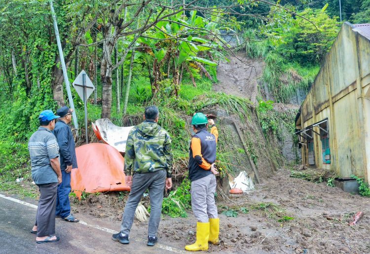 Pj Wali Kota Sabang, Reza Fahlevi turun langsung mengecek beberapa titik lokasi rawan bencana di Kota Sabang