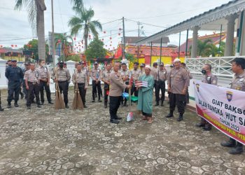 Sat Binmas Polres Bangka Barat bersama Satpam mengadakan kegiatan Bakti Sosial (Baksos)