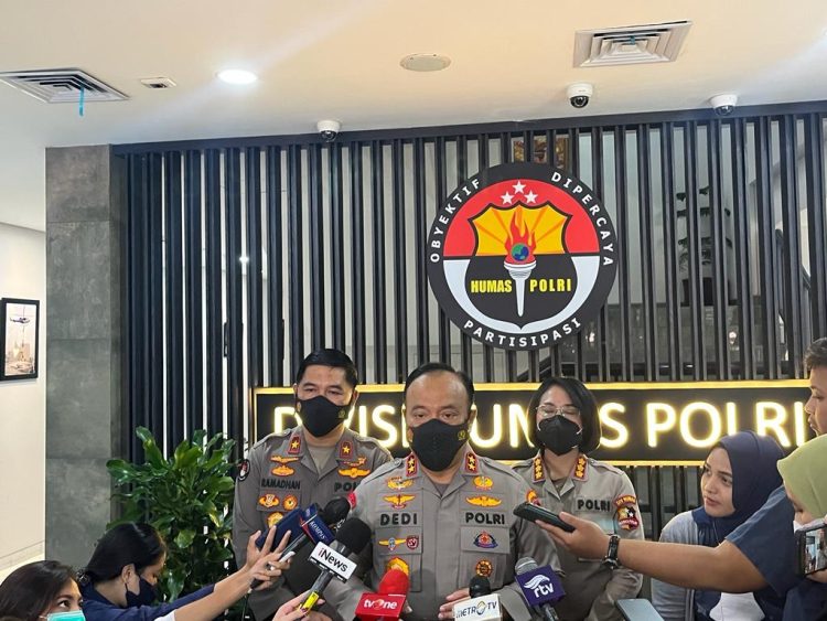 Kepala Divisi Humas Polri Irjen Dedi Prasetyo dalam konferensi pers