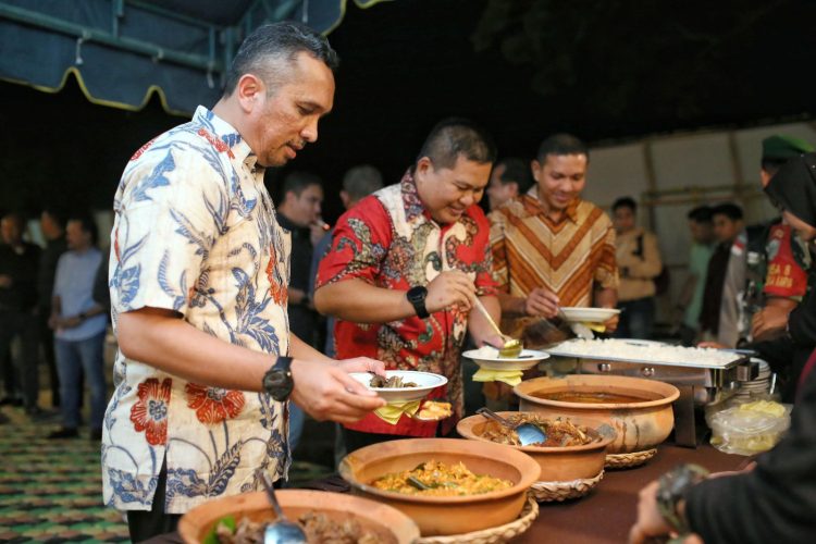 Gampong Aceh menjadi sebuah karya dan terobosan baru yang bisa menambah wisata kuliner dan juga mampu mewadahi para seniman dan pelaku UMKM di Kota Sabang