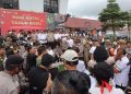 Polres Dairi Lakukan Pengamanan Aksi Unjuk Rasa dari Aliansi Pemerhati Pengguna Anggaran Negara (AP2AN) Kabupaten Dairi