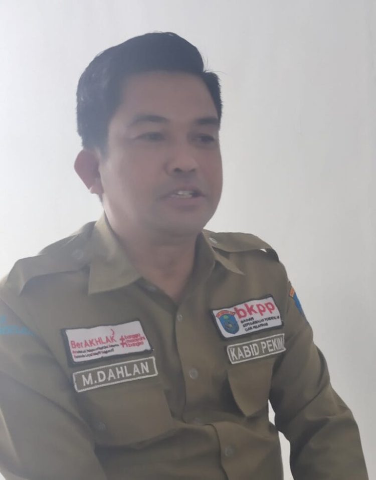 Kepala Bidang Penilaian Kinerja Aparatur dan Penghargaan, M. Dahlan, SH, MH