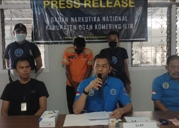 Kepala BNNK OKI AKBP Gendi Marzanto, mengatakan Kurir sabu ini bernama M alis J (40) warga Desa Muara Batun Kecamatan Jejawi Kabupaten OKI dan juga sebagai pemakai