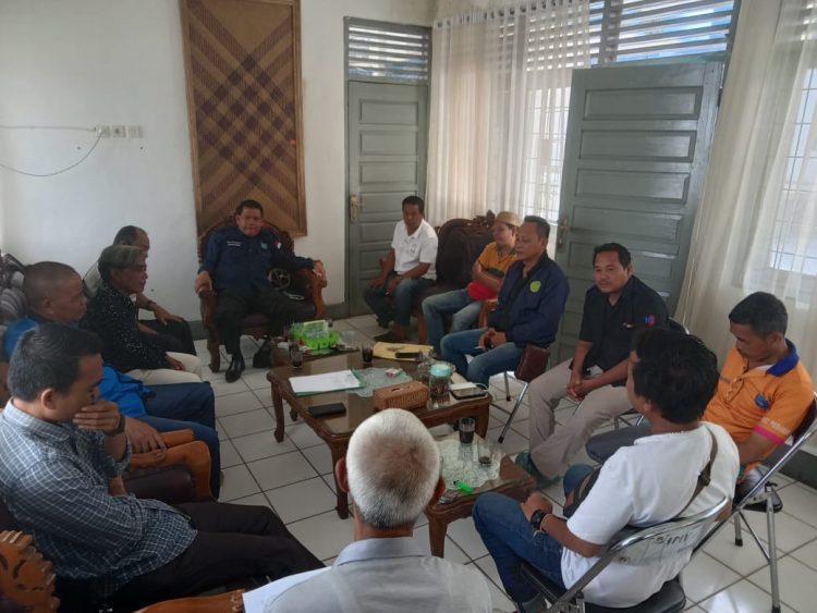 Forum Wartawan Pedamaran (FWP) melakukan silaturrahmi dengan Forum Kades dan camat Pedamaran