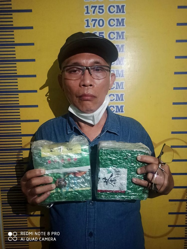 Pelaku seorang pria paruh baya berinisial DSK (62) warga Jalan Muara Karang Blok C 7S No 28 Rt 26 Kelurahan Pluit Kecamatan Penjaringan Kota Jakarta Utara