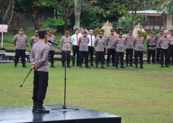 Kapolres Bangka memimpin Apel pagi perdana di lapangan Mapolres Bangka