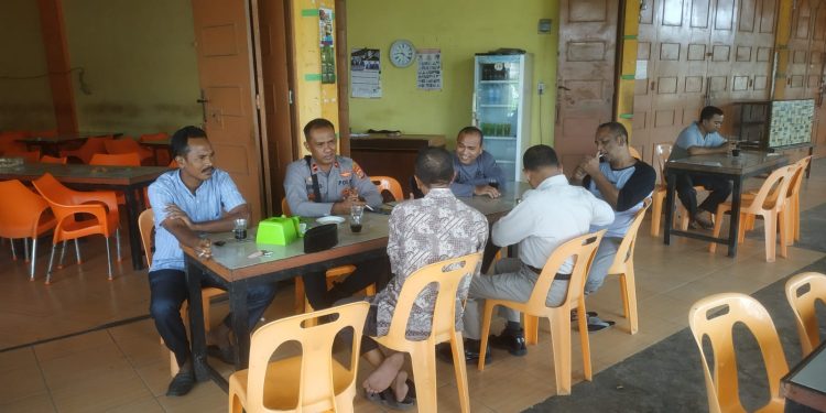 Kapolsek Muara Batu, Ipda Herman Syahputra menerima keluhan masyarakat terkait maraknya peredaran Narkoba dan pencurian di Kecamatan Muara Batu