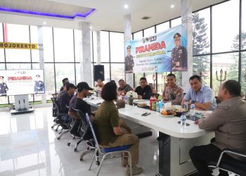 Polres Mojokerto menggelar kegiatan 'Ngopi Bareng Media (Piramida). Selasa (31/01/23).