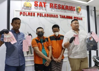 Satuan Reserse Kriminal Polres Pelabuhan Tanjung Perak Surabaya berhasil mengamankan dua dari empat kawanan pencuri yang beraksi di 26 tempat kejadian perkara (TKP)
