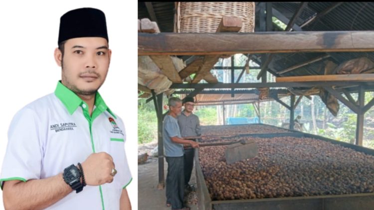 Ketua Koperasi HKTI Aceh Utara, Andi Saputra saat berdiskusi langsung dengan Pedagang Pinang di Keude Paya Bakong