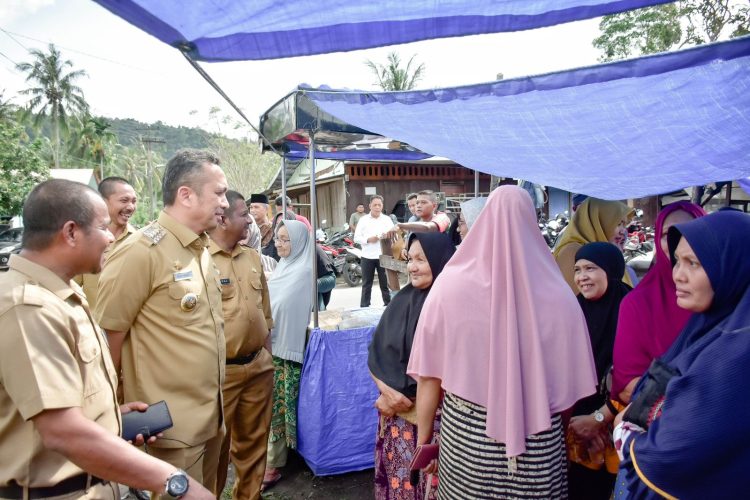 Pemerintah Kota Sabang melalui Dinas Perindustrian, Perdagangan, Koperasi, Usaha Kecil dan Menengah, kembali menggelar pasar murah di tiga kecamatan