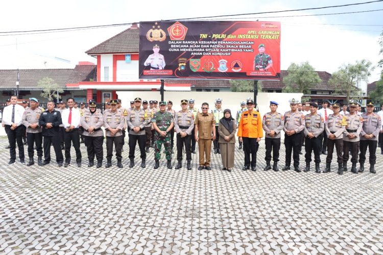 Polresta Pangkalpinang gelar apel gabungan TNI – POLRI dan instansi terkait dalam rangka kesiapan penanggulangan bencana alam dan patroli skala besar, antisipasi dampak cuaca ekstrim yang dapat memicu bencana hidrometeorologi