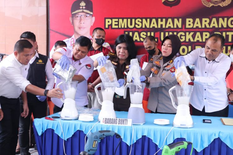 Ditresnarkoba Polda Sumsel musnahkan barang bukti narkotika jenis sabu seberat 23.351,06 gram dan pil ekstasi 185 butir