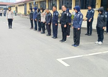 Kaur Anev Subbid PID Bidhumas Polda Sumsel Kompol Andem Dewi SE Pimpin Apel Satker Bidhumas Polda Sumsel dilapangan Apel satker Kamis (9/02/2023)